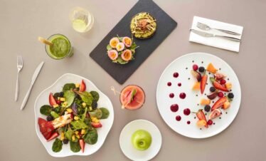 Selection of healthy gourmet dishes at Wellness Privé Portugal.